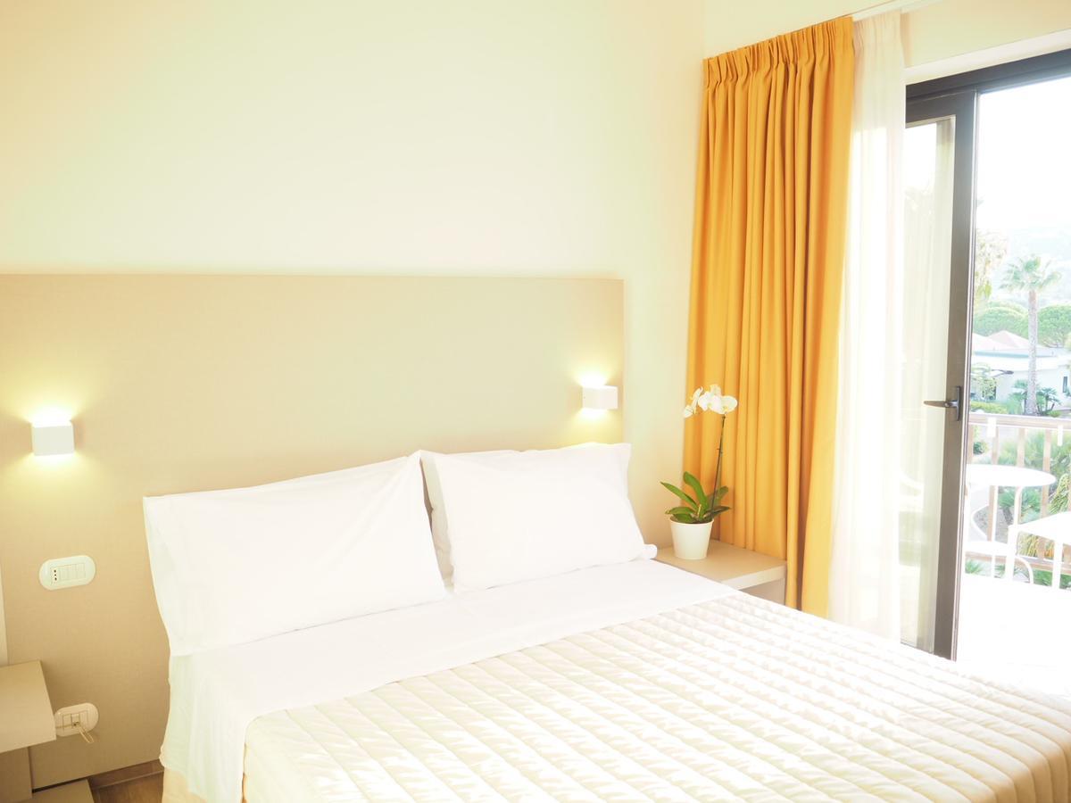 Oasiclub Hotel Vieste Kültér fotó