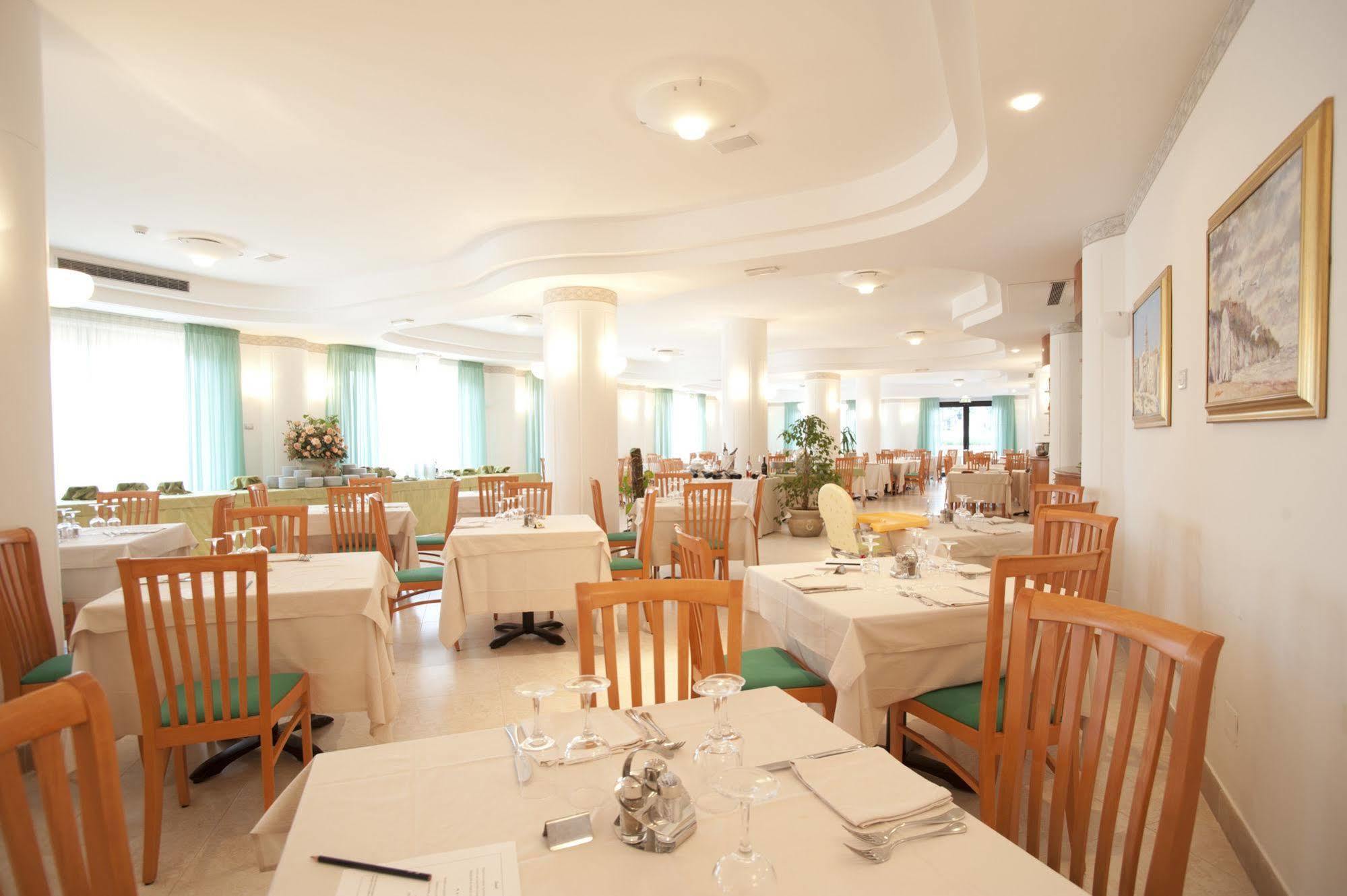 Oasiclub Hotel Vieste Kültér fotó