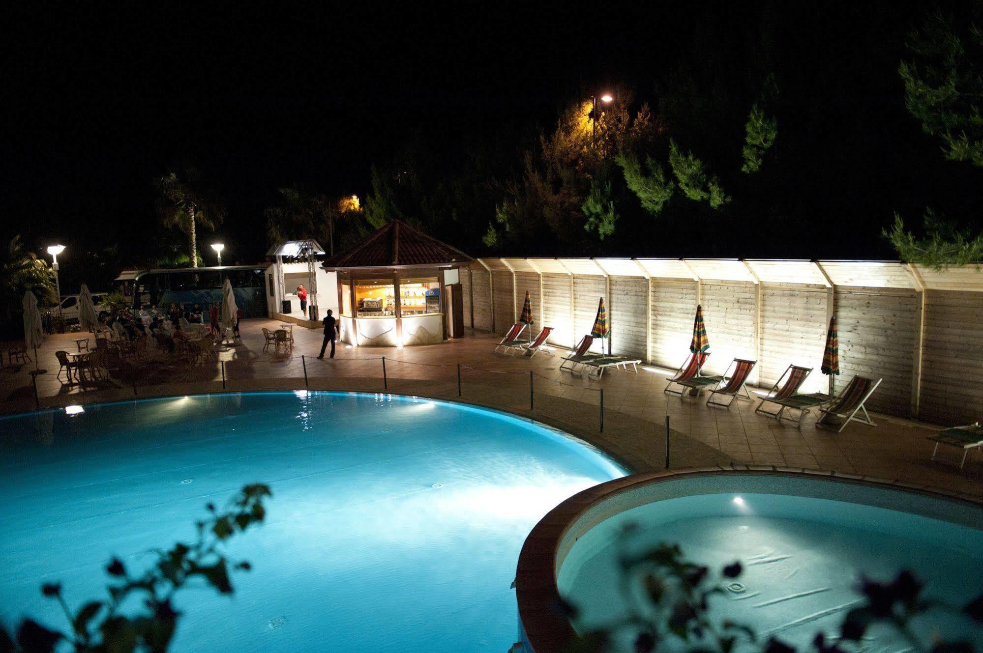 Oasiclub Hotel Vieste Kültér fotó